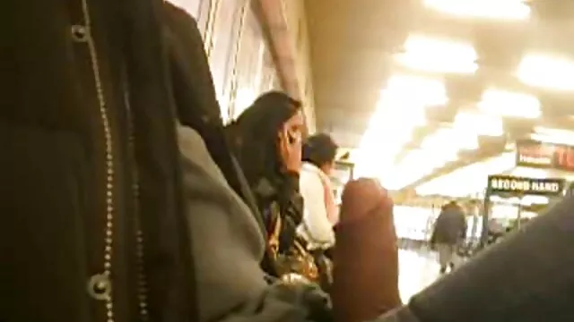 温泉は若い金髪を与えますblowjobと与えますblowjobに滑ります 女性 向け セックス 動画